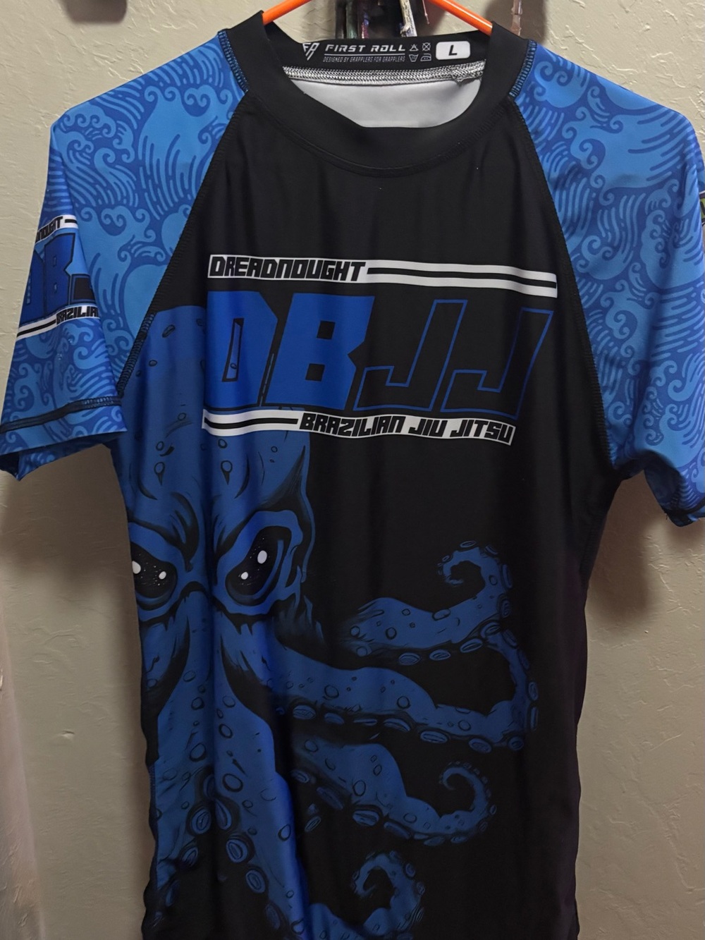 First Roll Dreadnought BJJ Rash Guard Large Blue Octopus Kraken ROJO